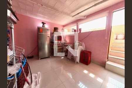 Casa à venda com 108m², 3 quartos e 4 vagasÁrea de Serviço