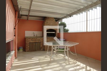 Casa à venda com 108m², 3 quartos e 4 vagasQuintal