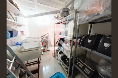 Casa à venda com 108m², 3 quartos e 4 vagasÁrea de Serviço