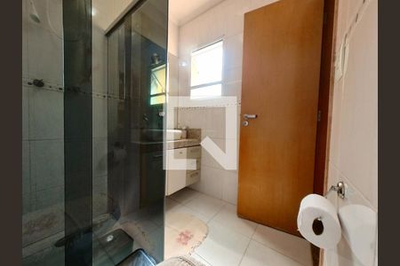 Casa à venda com 108m², 3 quartos e 4 vagasBanheiro Social