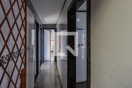 Corredor de casa à venda com 4 quartos, 292m² em Sagrada Família, Belo Horizonte