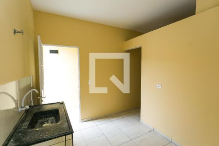 Sala  / cozinha de casa para alugar com 2 quartos, 54m² em Jardim Mitsutani, São Paulo