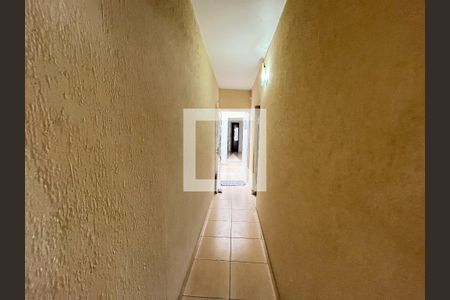 Casa à venda com 175m², 4 quartos e 2 vagasCorredor
