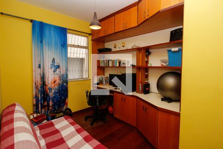 Apartamento à venda com 94m², 4 quartos e 2 vagasEscritório