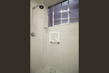 Banheiro social - box de apartamento para alugar com 1 quarto, 45m² em Copacabana, Rio de Janeiro