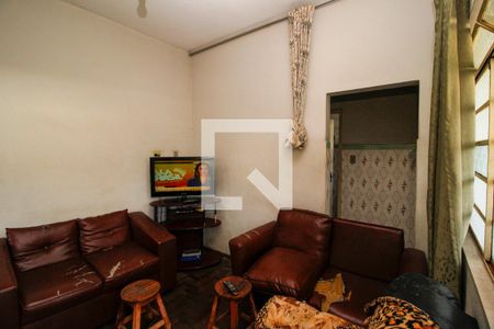 Sala  de casa à venda com 2 quartos, 1480m² em Sagrada Família, Belo Horizonte