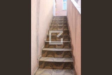 Casa para alugar com 100m², 2 quartos e sem vagaEscada