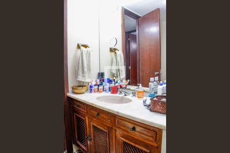 Apartamento à venda com 200m², 4 quartos e 2 vagasBanheiro