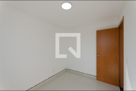 Quarto 1 de apartamento para alugar com 2 quartos, 44m² em Jardim Íris, São Paulo