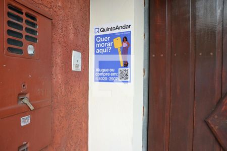 Casa à venda com 230m², 3 quartos e 3 vagas Casa à venda com 230m², 3 quartos e 3 vagasPlaquinha