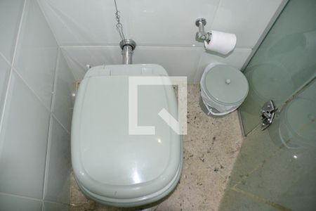 Casa à venda com 230m², 3 quartos e 3 vagas Casa à venda com 230m², 3 quartos e 3 vagasBanheiro