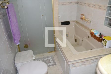 Casa à venda com 230m², 3 quartos e 3 vagas Casa à venda com 230m², 3 quartos e 3 vagasSuíte