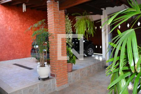 Casa à venda com 230m², 3 quartos e 3 vagas Casa à venda com 230m², 3 quartos e 3 vagasGaragem