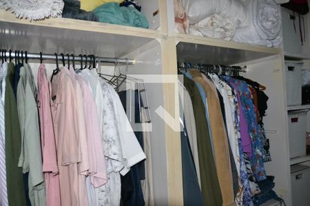 Casa à venda com 230m², 3 quartos e 3 vagas Casa à venda com 230m², 3 quartos e 3 vagasSuíte