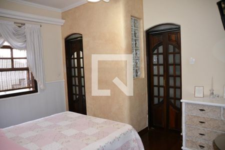 Casa à venda com 230m², 3 quartos e 3 vagas Casa à venda com 230m², 3 quartos e 3 vagasSuíte