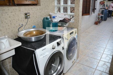 Casa à venda com 230m², 3 quartos e 3 vagas Casa à venda com 230m², 3 quartos e 3 vagasÁrea de Serviço