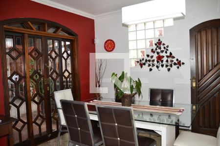 Casa à venda com 230m², 3 quartos e 3 vagas Casa à venda com 230m², 3 quartos e 3 vagasSala de Jantar