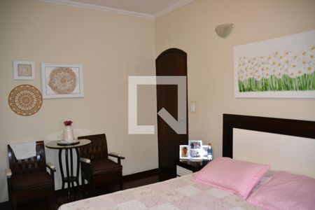 Casa à venda com 230m², 3 quartos e 3 vagas Casa à venda com 230m², 3 quartos e 3 vagasSuíte