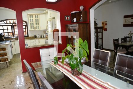 Casa à venda com 230m², 3 quartos e 3 vagas Casa à venda com 230m², 3 quartos e 3 vagasSala de Jantar