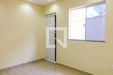 Sala de casa de condomínio para alugar com 2 quartos, 80m² em Piedade, Rio de Janeiro