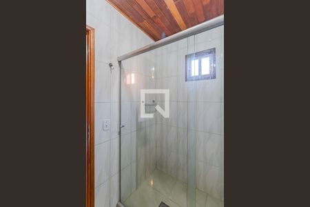 Banheiro do Quarto 1 de casa para alugar com 4 quartos, 120m² em Serraria, Porto Alegre