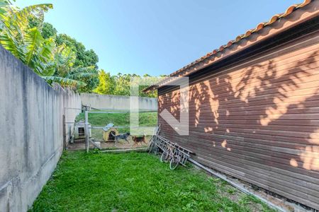 Casa à venda com 120m², 4 quartos e 2 vagas Casa à venda com 120m², 4 quartos e 2 vagasÁrea externa