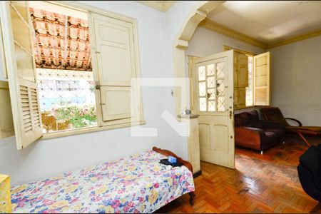 Quarto de casa à venda com 3 quartos, 360m² em São Lucas, Belo Horizonte