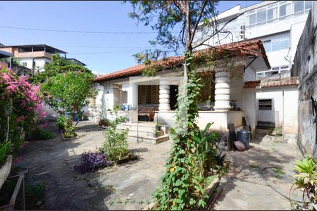 Casa para alugar com 360m², 3 quartos e 3 vagasQuintal 