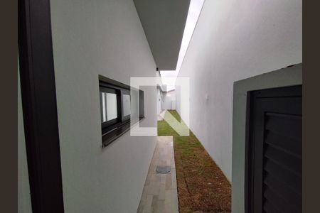 Casa à venda com 160m², 3 quartos e 2 vagas Casa à venda com 160m², 3 quartos e 2 vagasÁrea externa