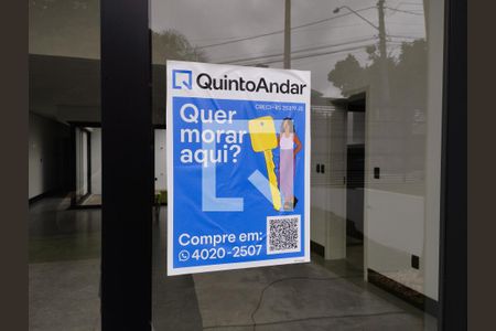 Casa à venda com 160m², 3 quartos e 2 vagas Casa à venda com 160m², 3 quartos e 2 vagasPlaquinha