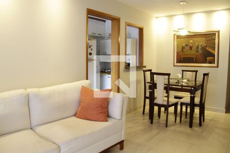 Sala de apartamento para alugar com 2 quartos, 68m² em Barra da Tijuca, Rio de Janeiro
