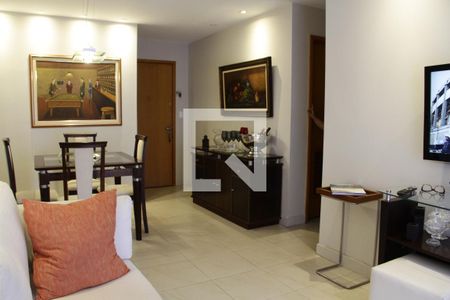 Sala de apartamento para alugar com 2 quartos, 68m² em Barra da Tijuca, Rio de Janeiro
