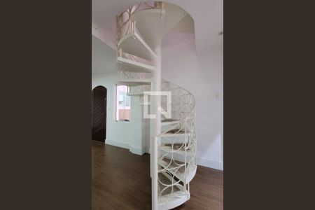 Escada de casa à venda com 3 quartos, 208m² em Vila Alto de Santo André, Santo André