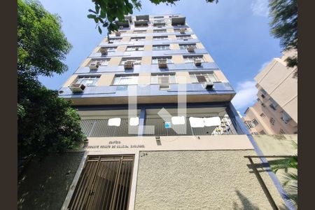 Apartamento à venda com 65m², 2 quartos e 1 vagaFachada plaquinha