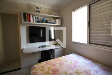 Quarto 1 de apartamento para alugar com 2 quartos, 50m² em Vila Roque, São Paulo