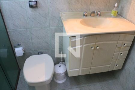 Casa à venda com 200m², 3 quartos e 2 vagasBanheiro da Suíte