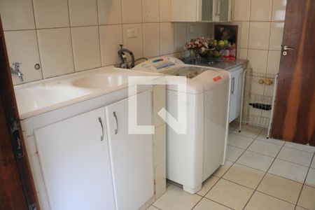 Casa à venda com 200m², 3 quartos e 2 vagasLavanderia