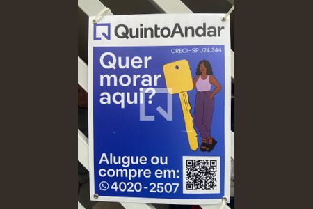 Casa à venda com 200m², 3 quartos e 2 vagas Casa à venda com 200m², 3 quartos e 2 vagasFachada