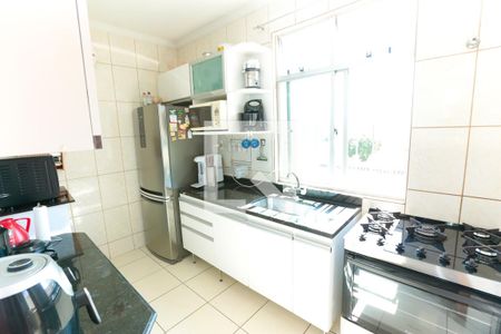 Cozinha de apartamento para alugar com 4 quartos, 75m² em Bairro da Glória, Contagem