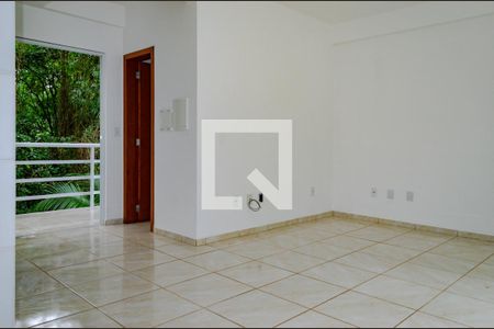 Sala / Cozinha de casa de condomínio para alugar com 2 quartos, 100m² em Canto da Lagoa, Florianópolis