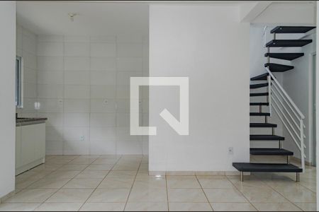 Casa de condomínio para alugar com 100m², 2 quartos e 1 vagaSala / Cozinha