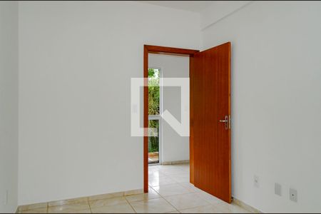 Quarto 01 de casa de condomínio para alugar com 2 quartos, 100m² em Canto da Lagoa, Florianópolis