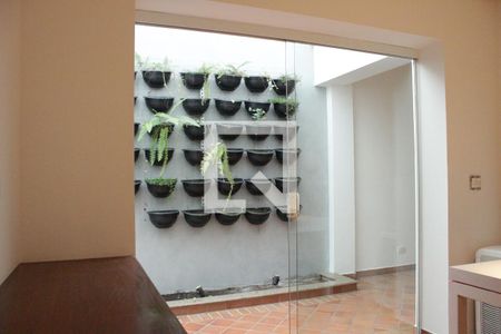 Sala de TV de casa para alugar com 4 quartos, 250m² em Jardim Paulista, São Paulo