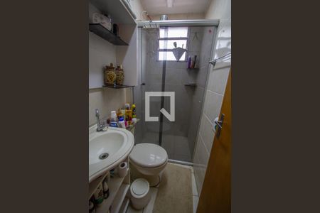 Banheiro de apartamento à venda com 3 quartos, 56m² em Itaquera, São Paulo