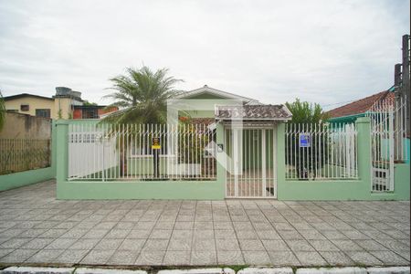 Casa à venda com 195m², 3 quartos e 2 vagasFachada