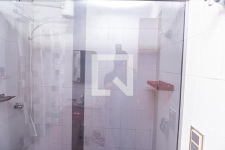 Banheiro de casa à venda com 2 quartos, 130m² em Vila Domitila, São Paulo