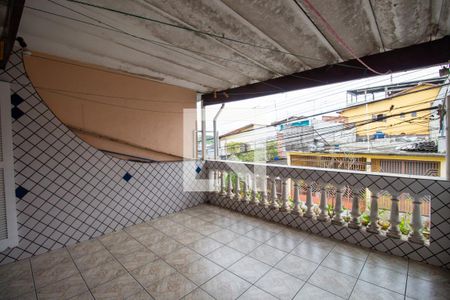 Casa à venda com 185m², 3 quartos e 1 vaga Casa à venda com 185m², 3 quartos e 1 vagaVaranda