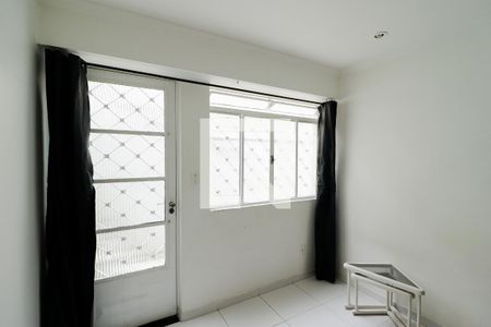 Quarto 2 de casa para alugar com 2 quartos, 80m² em Conjunto Residencial Santa Terezinha, São Paulo