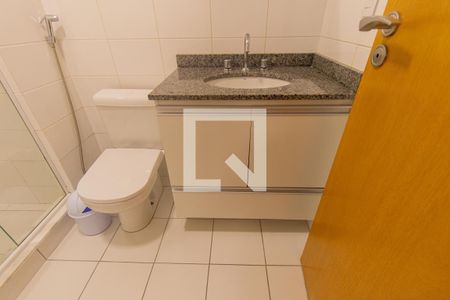 Banheiro da Suíte de apartamento para alugar com 1 quarto, 35m² em Centro, Curitiba