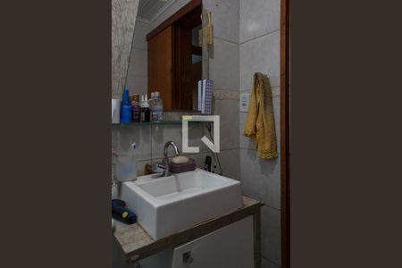 Banheiro Social de apartamento à venda com 2 quartos, 59m² em Camaquã, Porto Alegre